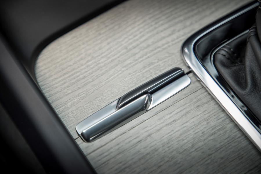Детали интерьера Volvo XC60 D4 Inscription 2017 года  (UK) (фото 127 из 172)
